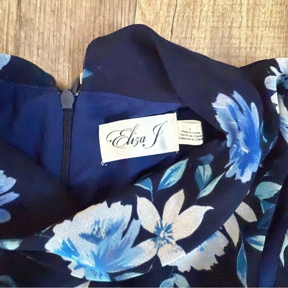 Eliza J Blue Floral Dress NWT 4 - Picture 3 of 4